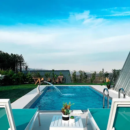 World Dreams Forest Landhaus *