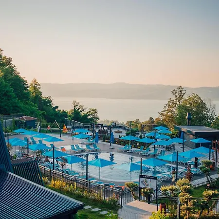 World Dreams Forest Kır Evi *